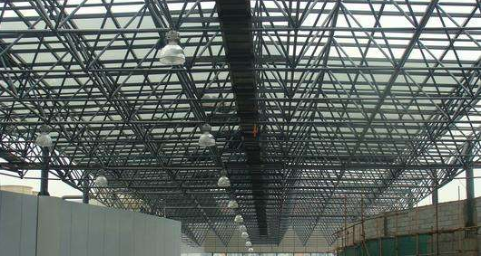 西藏听网架公司的名目师阐述其网架的季节个性